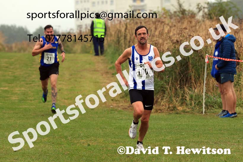 Senior Men and Veterans Relay, 2024 Sunderland XC Relays.  Photo: David T. Hewitson/Sports for All Pics